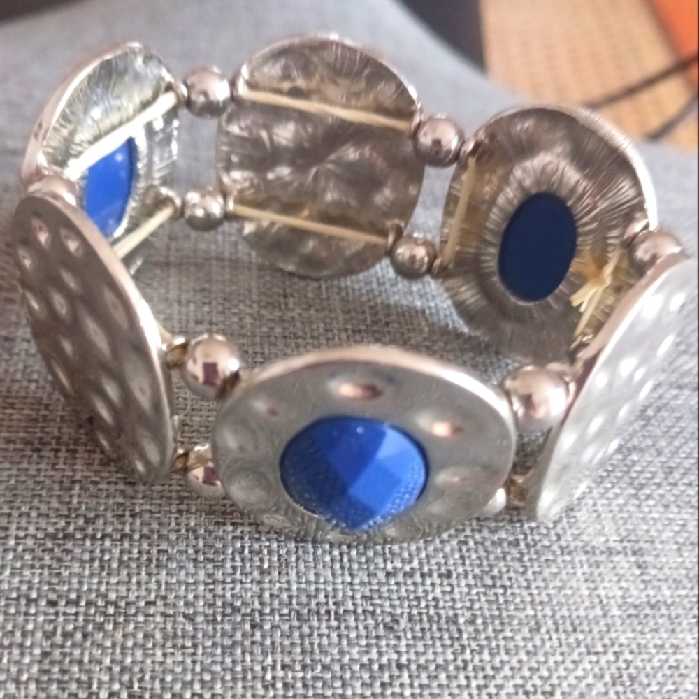 Blue Opaque Crystal and Silvertone Bracelet - Pre-loved (6")